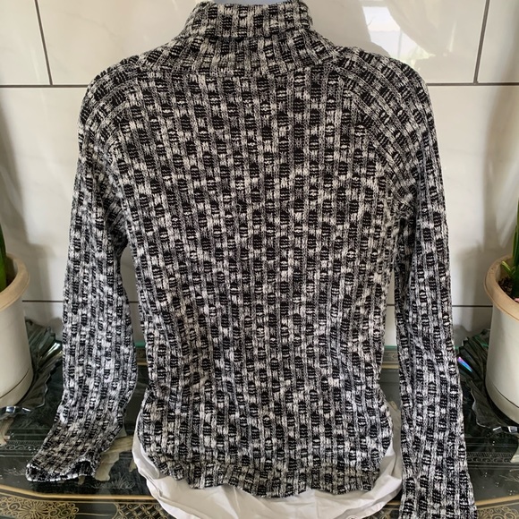 NWOT turtle neck long sleeve sweater (1) - Picture 2 of 2
